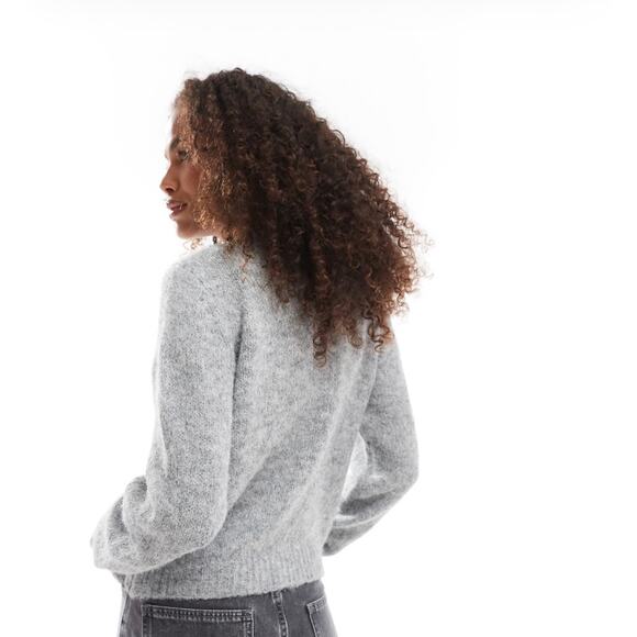 Vero Moda NWT Novah Cardigan Sweater Round Neck Gray Sz Small - Picture 2 of 9